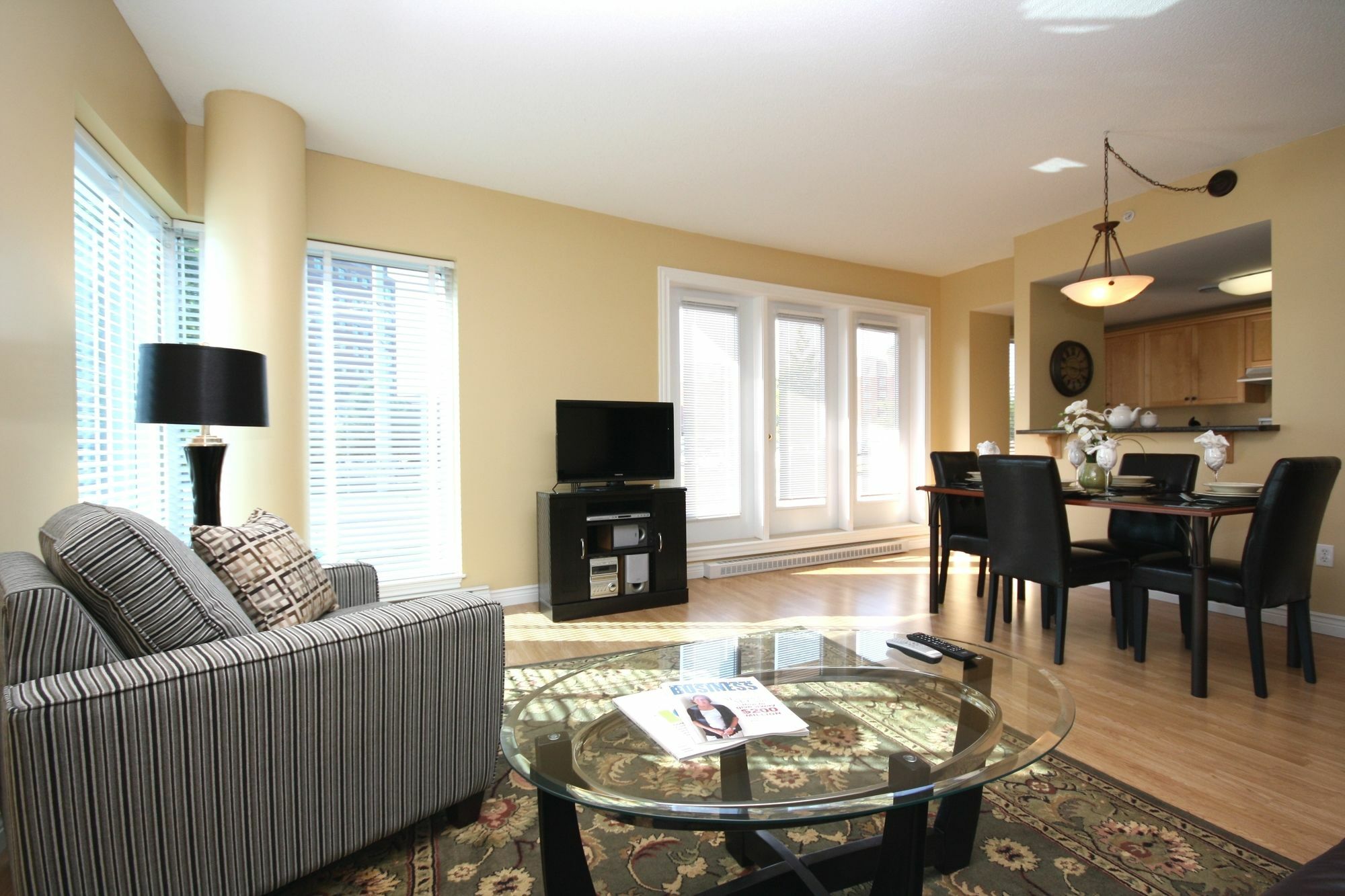 Premiere Suites מונקטון מראה חיצוני תמונה